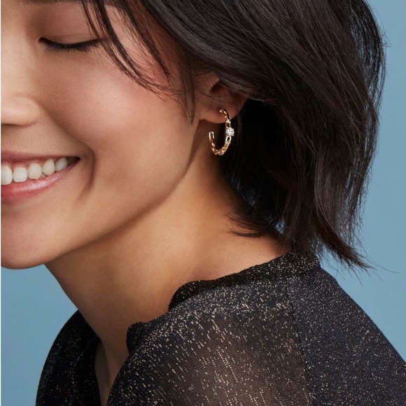 Kendra Scott Lexi Gold Small Hoop Earrings in White CZ - Picture 3 of 5